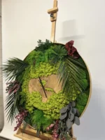 Ronde Wandklok gemaakt van Hout, Mos en Planten