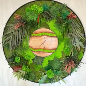 Ronde Wandklok gemaakt van Hout, Mos en Planten