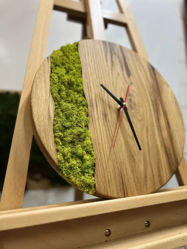 Ronde Massieve Eiken Klok met Rendiermos