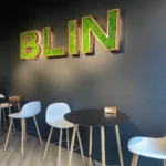 Houten letters met LED en echt mos