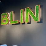 Houten letters met LED en echt mos