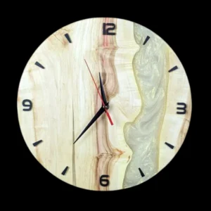 Epoxy wandklok van esdoorn met parelmoer epoxy