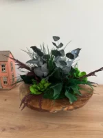 Decoratieve houten schaal: bolmos en planten