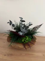 Decoratieve houten schaal: bolmos en planten