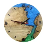 Elegante blauwe epoxy klok van eikenhout