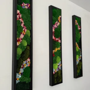 Set van schilderijen van mos - Bosmagie met bloemenpaden