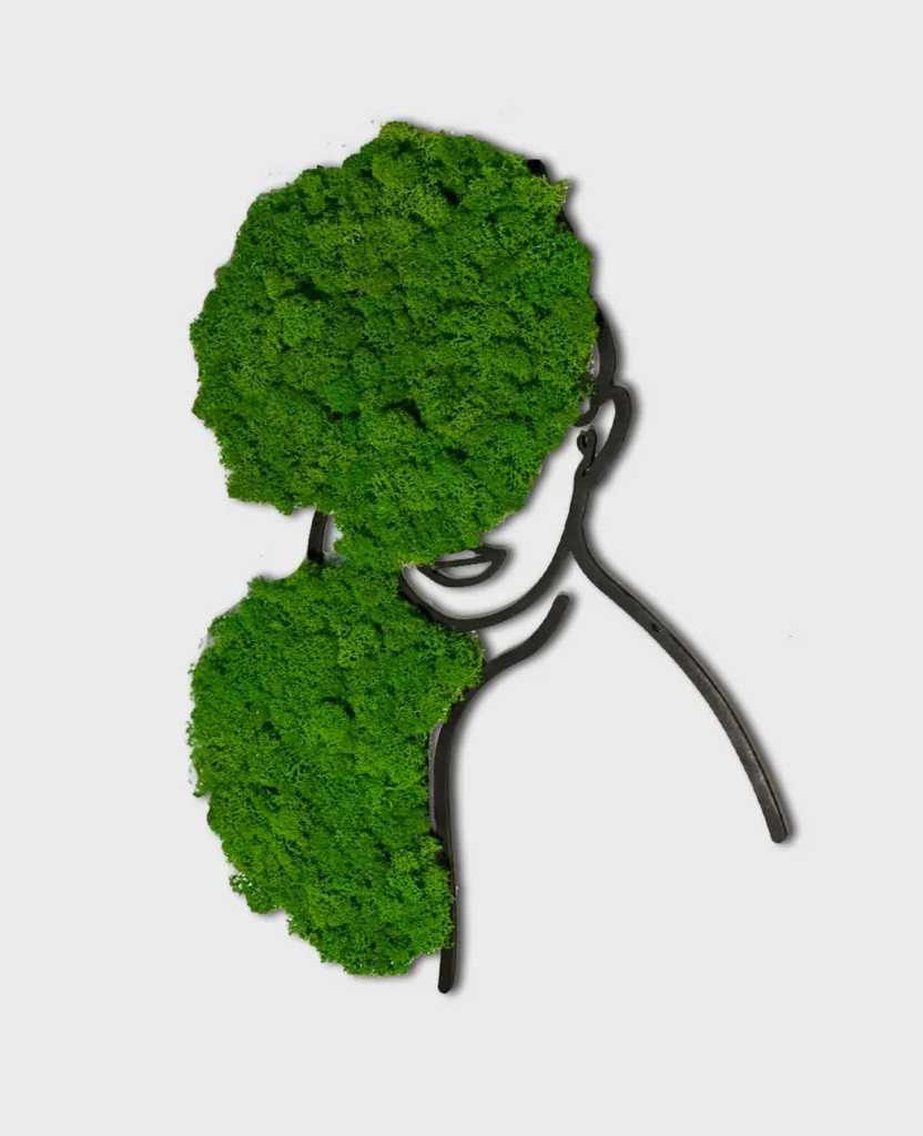 Vrouwenportret met mos – De verborgen schoonheid Vrouwenportret met mos – De verborgen schoonheid