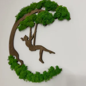 Moskunst Silhouet: Meisje op Schommel – Kunst met Mos